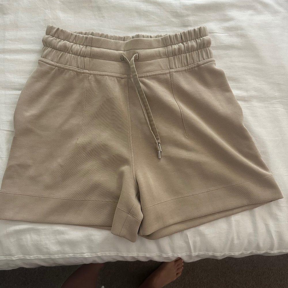 Lululemon Scuba Shorts size 4